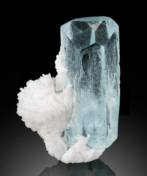 Aquamarine color spectrum showing natural variations