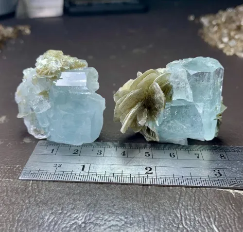 How to care for aquamarine jewelry during winter