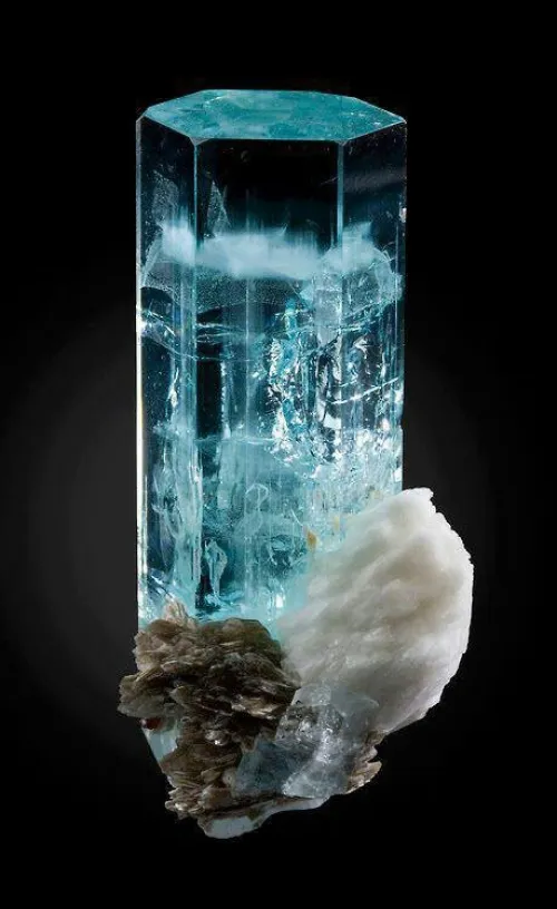 Is Aquamarine Suitable for Daily Wear