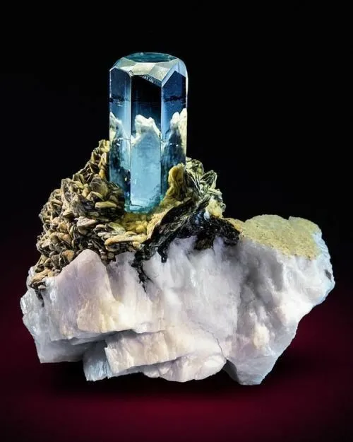 Performing thermal conductivity test on gemstones using breath